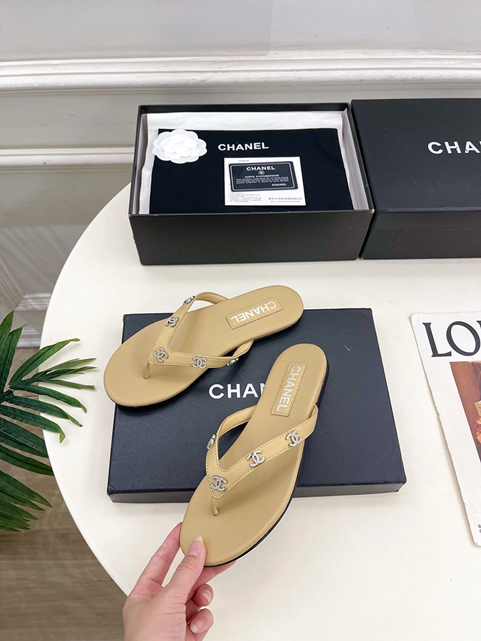 【CHANEL最高級シャネルコピー 】2026SS 春夏新作 ダブルC クリスタル サンダル - 画像 (3)