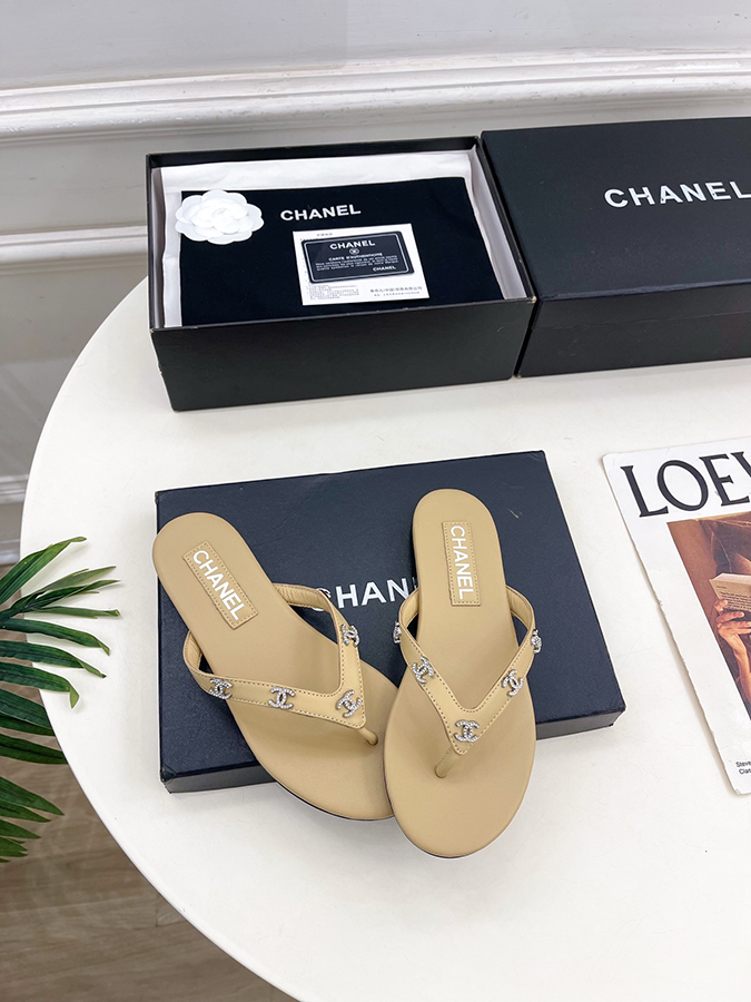 【CHANEL最高級シャネルコピー 】2026SS 春夏新作 ダブルC クリスタル サンダル - 画像 (4)