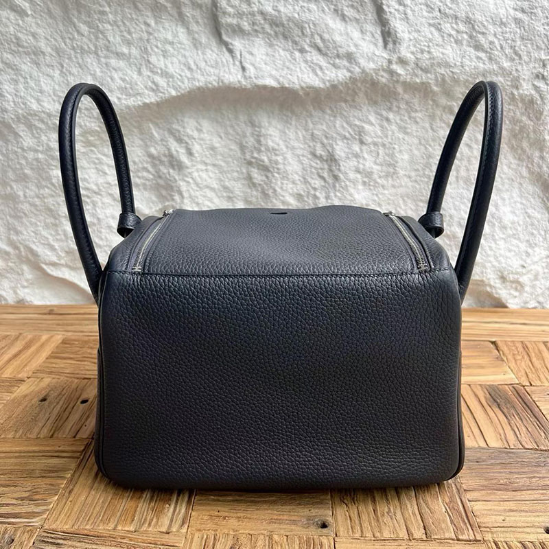 エルメス リンディ 並行輸入 HERMES リンディ26 ブルーニュイ トリヨンクレマンス シルバー金具 H056292CK2Z リンディ26 黒 定価 - 画像 (7)