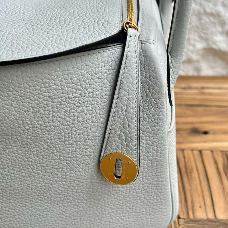 エルメス リンディ 並行輸入 HERMES リンディ26 ブルーブリュム トリヨンクレマンス ゴールド金具 H056292CCT0 エルメス リンディ 真美子 - 画像 (9)