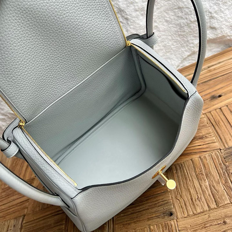 エルメス リンディ 並行輸入 HERMES リンディ26 ブルーブリュム トリヨンクレマンス ゴールド金具 H056292CCT0 エルメス リンディ 真美子 - 画像 (5)