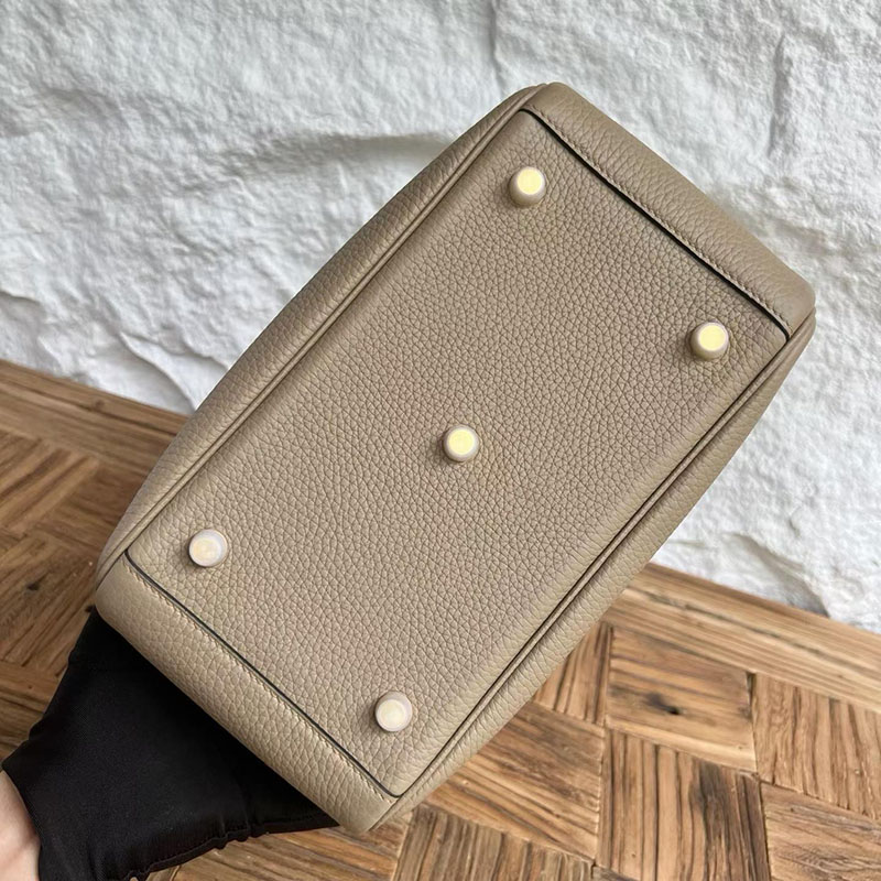 エルメス リンディ 並行輸入 HERMES リンディ26 ベージュマルファ トリヨンクレマンス ゴールド金具 H056292CC8Q エルメスバッグコピー - 画像 (2)