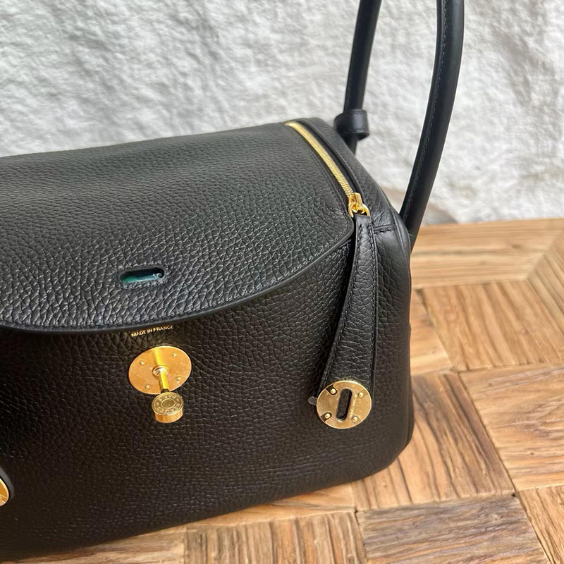 エルメス リンディ 並行輸入 HERMES リンディ26 黒 ブラック トリヨンクレマンス ゴールド金具 H056292CC89 エルメス コピー品 - 画像 (9)