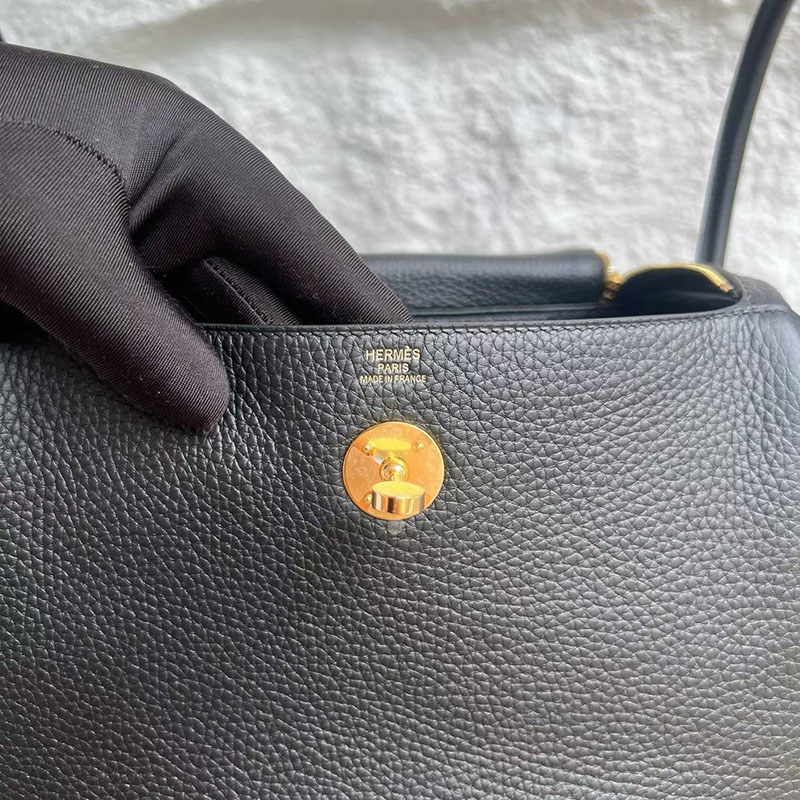 エルメス リンディ 並行輸入 HERMES リンディ26 黒 ブラック トリヨンクレマンス ゴールド金具 H056292CC89 エルメス コピー品 - 画像 (4)