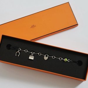 エルメス バッグチャーム 人気
