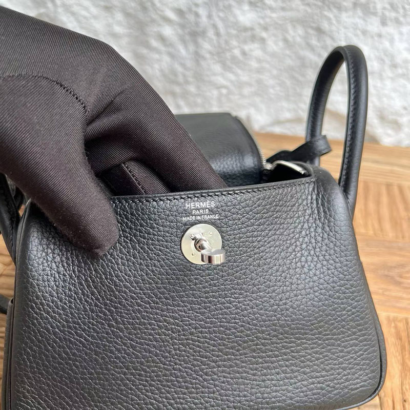 エルメスコピー通販 HERMES ミニリンディ 黒 ブラック トリヨンクレマンス シルバー金具 2634053 エルメス バッグ リンディ ミニ - 画像 (4)