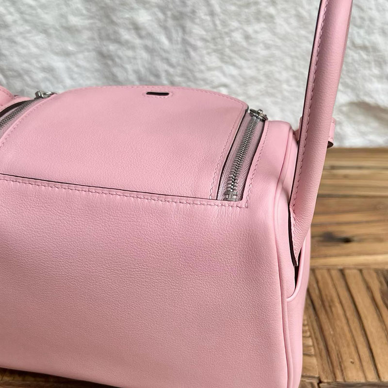 エルメス リンディミニの通販 HERMES ミニリンディ ローズサクラ スイフト シルバー金具 H085955CK3Q エルメス ピンク バッグ - 画像 (3)