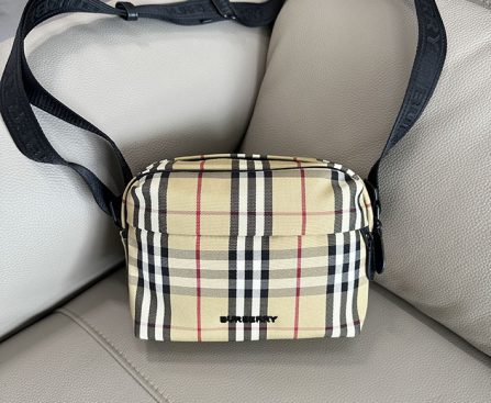 バーバリー バッグ メンズ