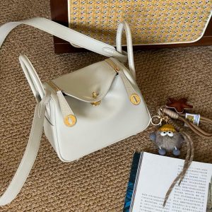 リンディ エルメス 定価