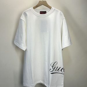 ユニセックスの白いTシャツ