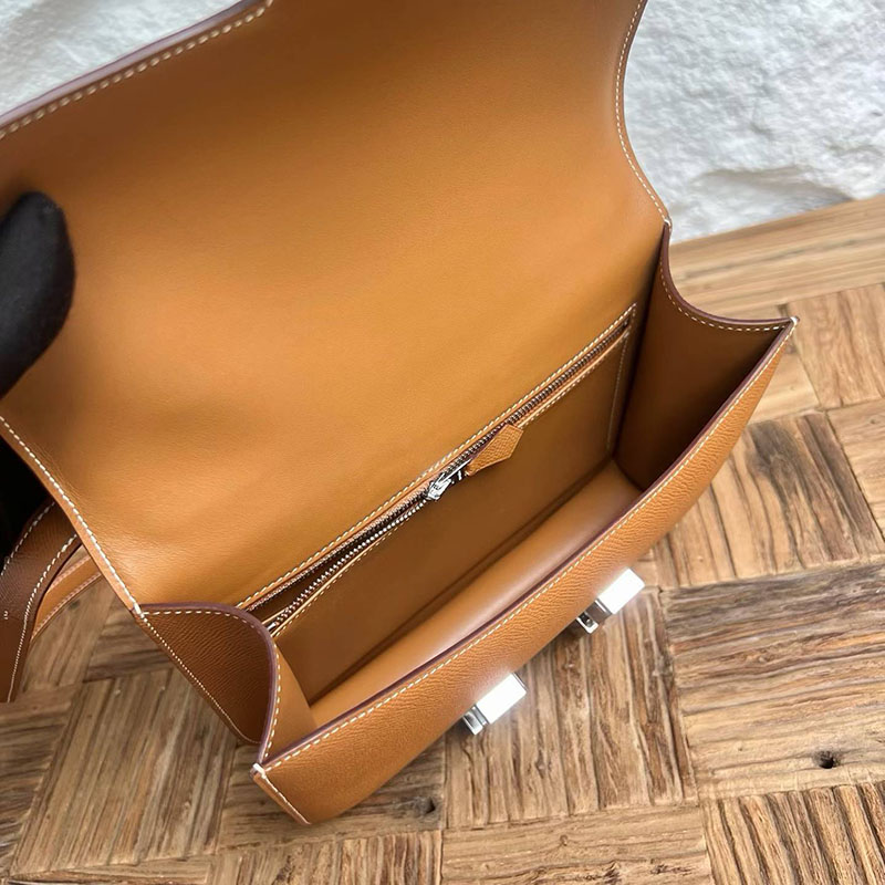エルメスコピー通販 HERMES コンスタンス 24 ミロワール ゴールド ヴォーエプソン シルバー金具 2634080 コンスタンス 24 定価 - 画像 (4)