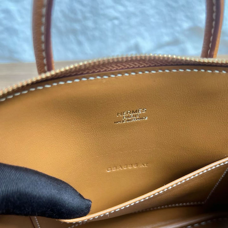 エルメスコピー通販 HERMES ボリード1923 ミニ ゴールド シェブルミゾル ゴールド金具 H073444CC37 ボリード ミニ ゴールド - 画像 (3)