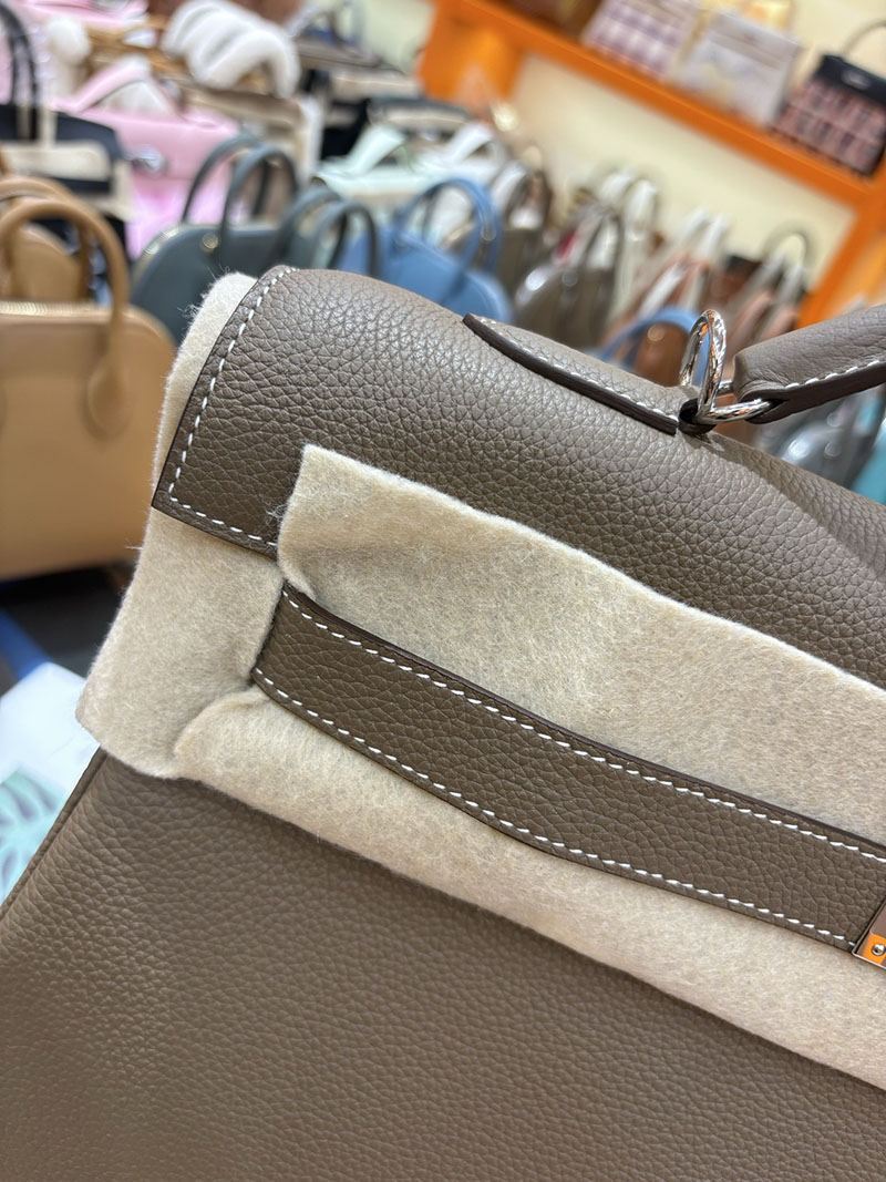 エルメスコピー通販 HERMES マキシケリー 42cm 内縫い エトゥープ トゴ シルバー金具 H085340CK18 マキシケリー 42 定価 - 画像 (6)