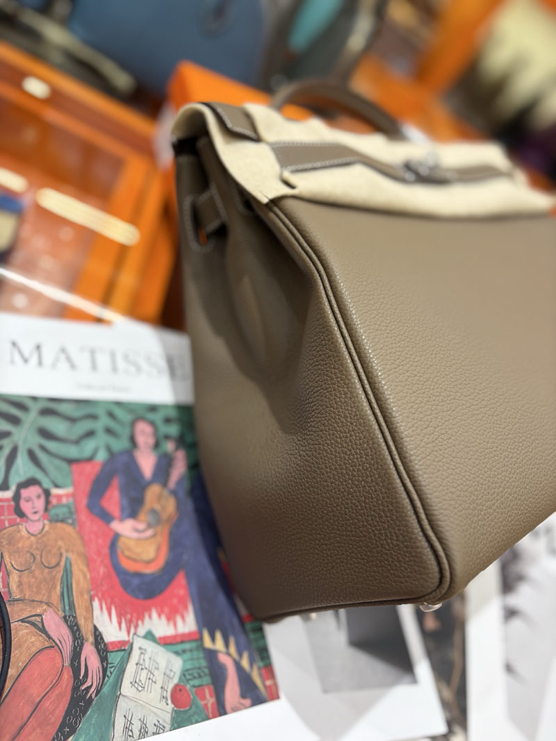 エルメスコピー通販 HERMES マキシケリー 42cm 内縫い エトゥープ トゴ シルバー金具 H085340CK18 マキシケリー 42 定価 - 画像 (4)