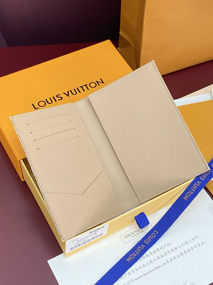最高級ルイヴィトンスーパーコピー LV パスポートカバー クーヴェルテュール・パスポール LVスタンプ バナナ M29034 ルイヴィトン パスポートケース 平野紫耀 - 画像 (9)
