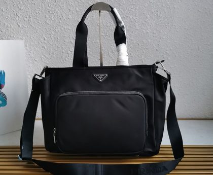 プラダ トートバッグ ナイロン