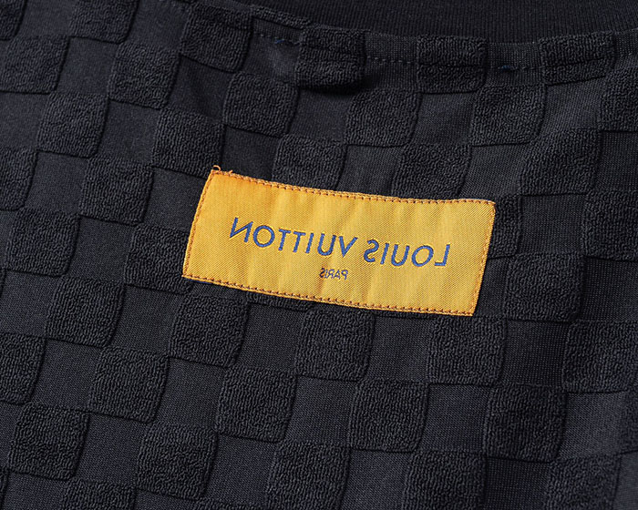 最高級ルイヴィトンスーパーコピー Louis Vuitton ジャカード織りのTシャツとショートパンツのセットclothes202600401 ルイ・ヴィトン ブラックTシャツセット - 画像 (7)