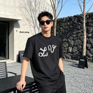 ルイ・ヴィトンの黒Tシャツ