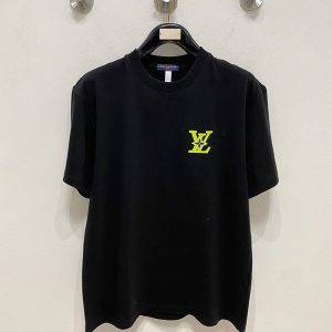 ルイ・ヴィトンの高級カスタムブラックTシャツ