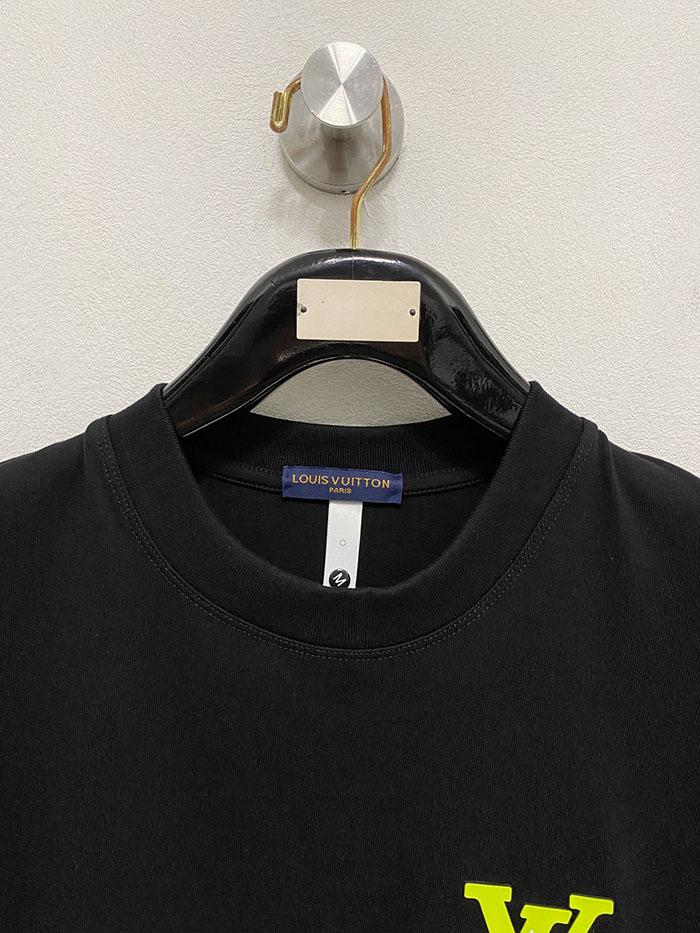 最高級ルイヴィトンスーパーコピー Louis Vuitton コットン 2026年春夏新作 メンズ ポロシャツ 半袖Tシャツclothes202600423 ルイ・ヴィトンの高級カスタムブラックTシャツ - 画像 (2)