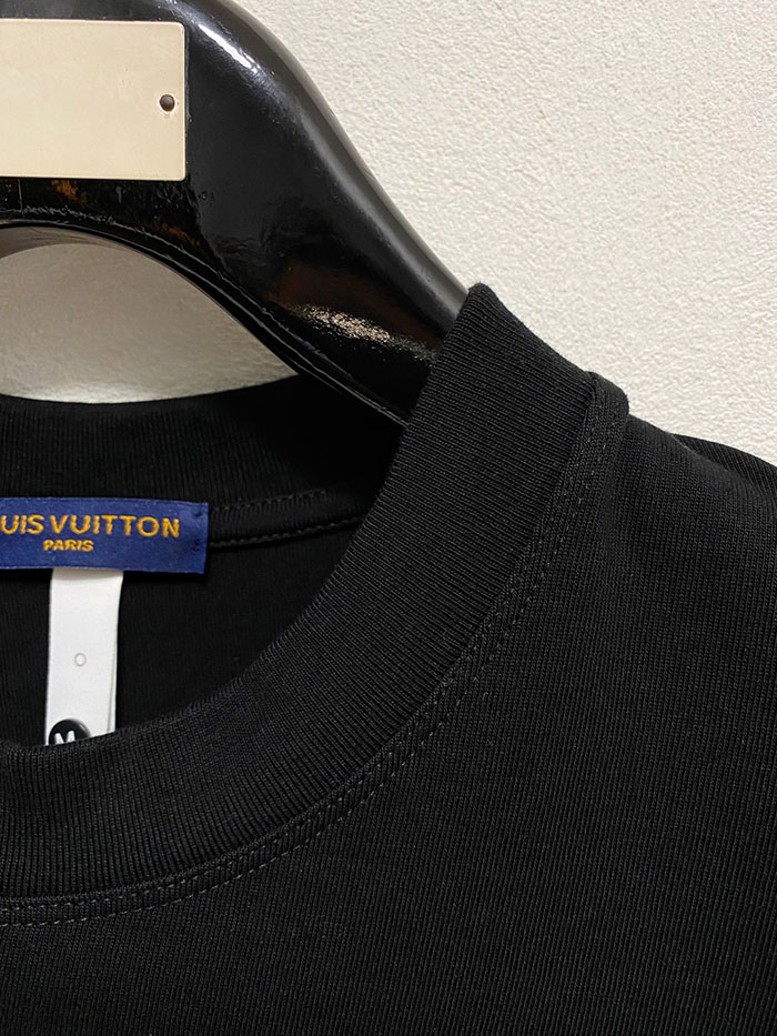 最高級ルイヴィトンスーパーコピー Louis Vuitton コットン 2026年春夏新作 メンズ ポロシャツ 半袖Tシャツclothes202600423 ルイ・ヴィトンの高級カスタムブラックTシャツ - 画像 (6)