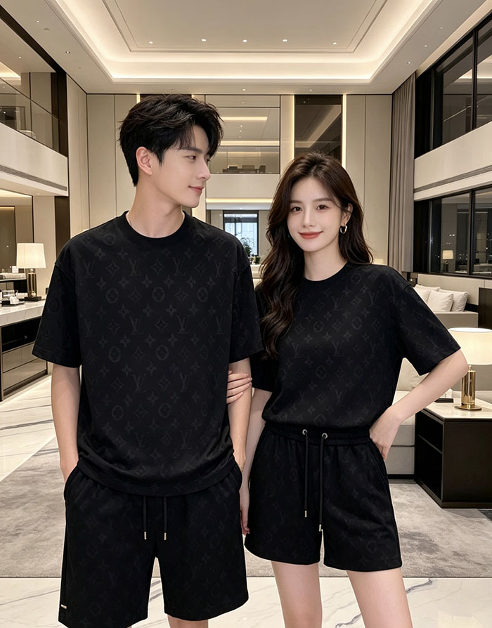 最高級ルイヴィトンスーパーコピー Louis Vuitton コットン ルイ・ヴィトン 2026年春夏最新スーツclothes202600424 ルイ・ヴィトン ブラック 半袖Tシャツ&ショーツセット - 画像 (6)