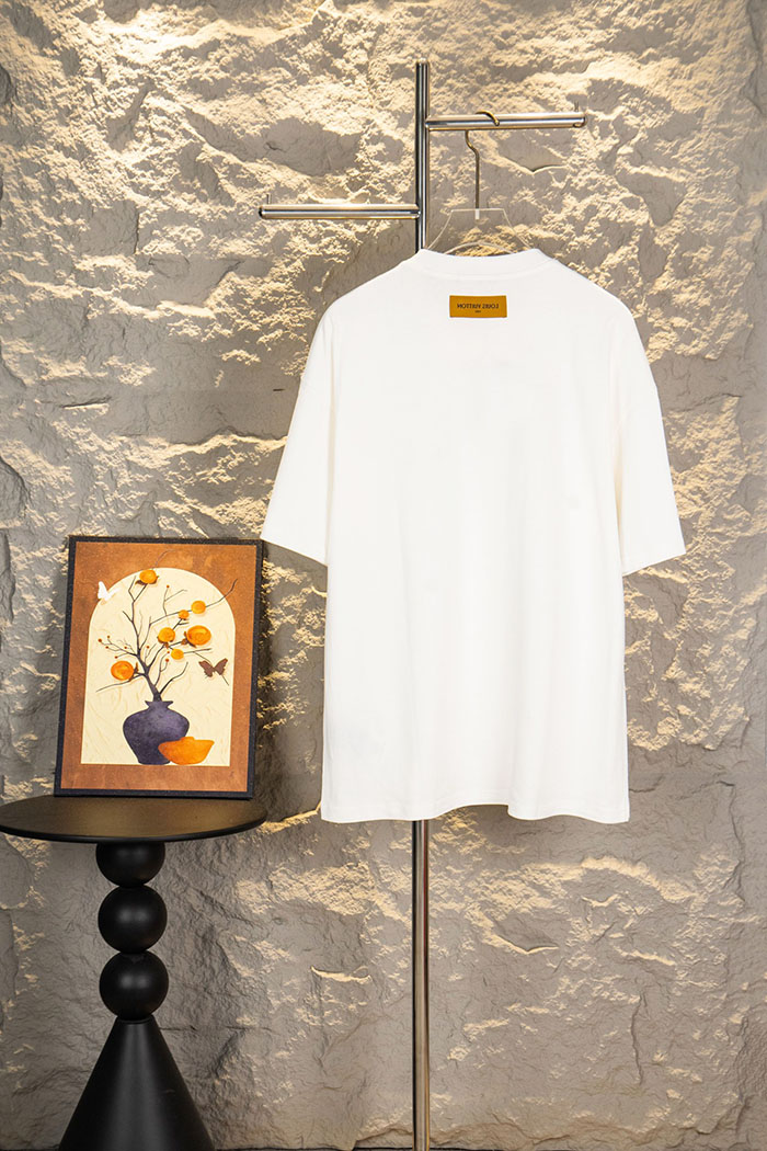 最高級ルイヴィトンスーパーコピー Louis Vuitton コットン カラフルな刺繍入り2026年春夏新作半袖Tシャツ clothes202600429 ルイ・ヴィトン 通気性のあるピュアコットンTシャツ - 画像 (2)