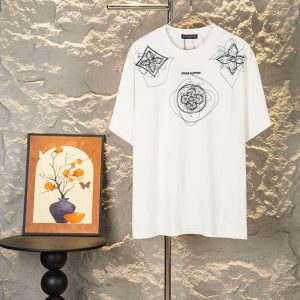ルイ・ヴィトンの高品質で万能な白Tシャツ
