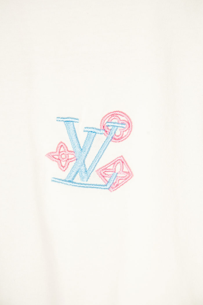 最高級ルイヴィトンスーパーコピー Louis Vuitton コットン 26SS 新作 刺繍入りカラーグラデーションダメージ加工Tシャツ clothes202600433 ルイ・ヴィトンのトレンディな白いTシャツ - 画像 (6)