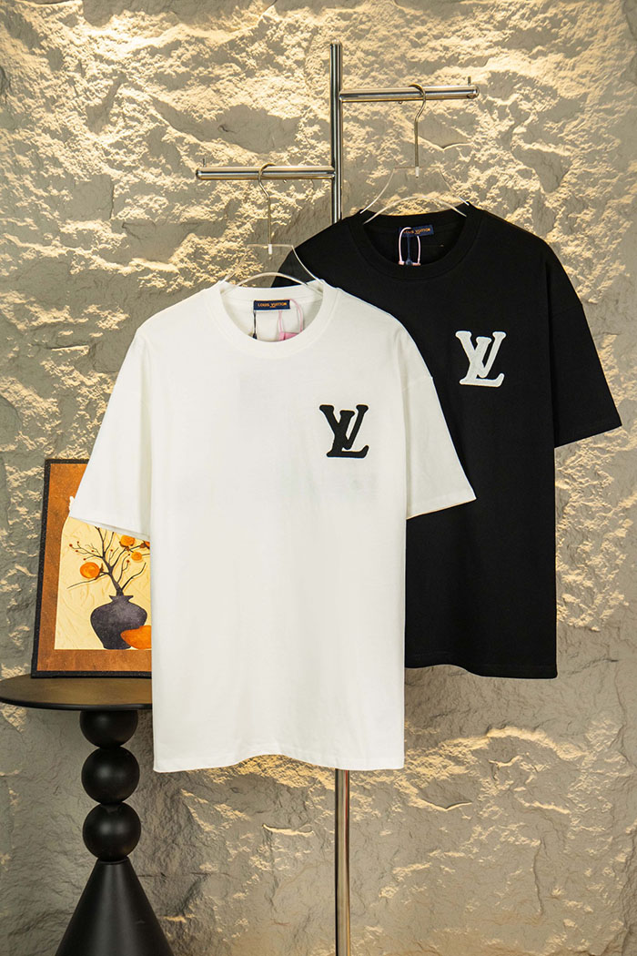 最高級ルイヴィトンスーパーコピー Louis Vuitton コットン ニュークラシックレターロゴクルーネック半袖Tシャツ clothes202600434 ルイ・ヴィトン ホワイト クルーネック Tシャツ - 画像 (2)