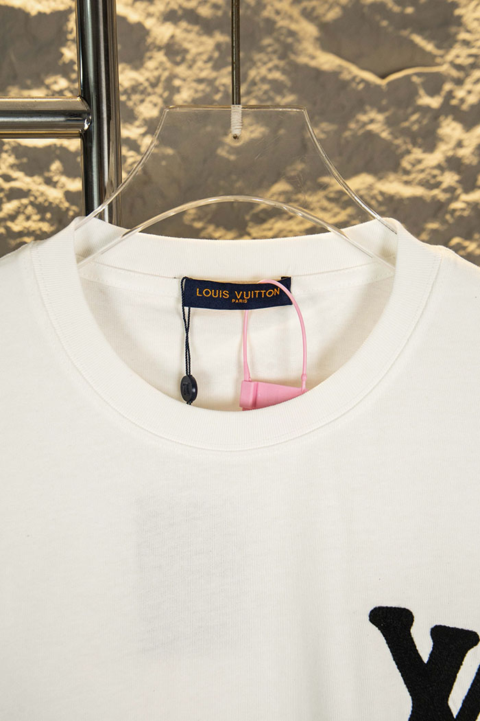 最高級ルイヴィトンスーパーコピー Louis Vuitton コットン ニュークラシックレターロゴクルーネック半袖Tシャツ clothes202600434 ルイ・ヴィトン ホワイト クルーネック Tシャツ - 画像 (4)