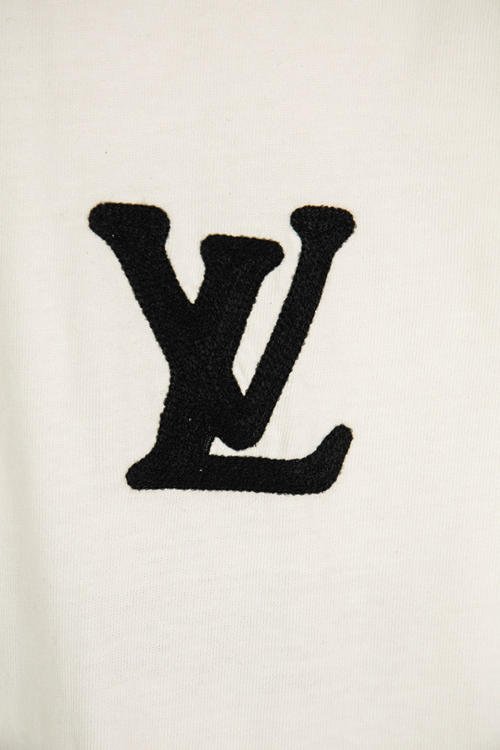 最高級ルイヴィトンスーパーコピー Louis Vuitton コットン ニュークラシックレターロゴクルーネック半袖Tシャツ clothes202600434 ルイ・ヴィトン ホワイト クルーネック Tシャツ - 画像 (6)
