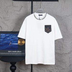 快適で通気性の良い白いTシャツ