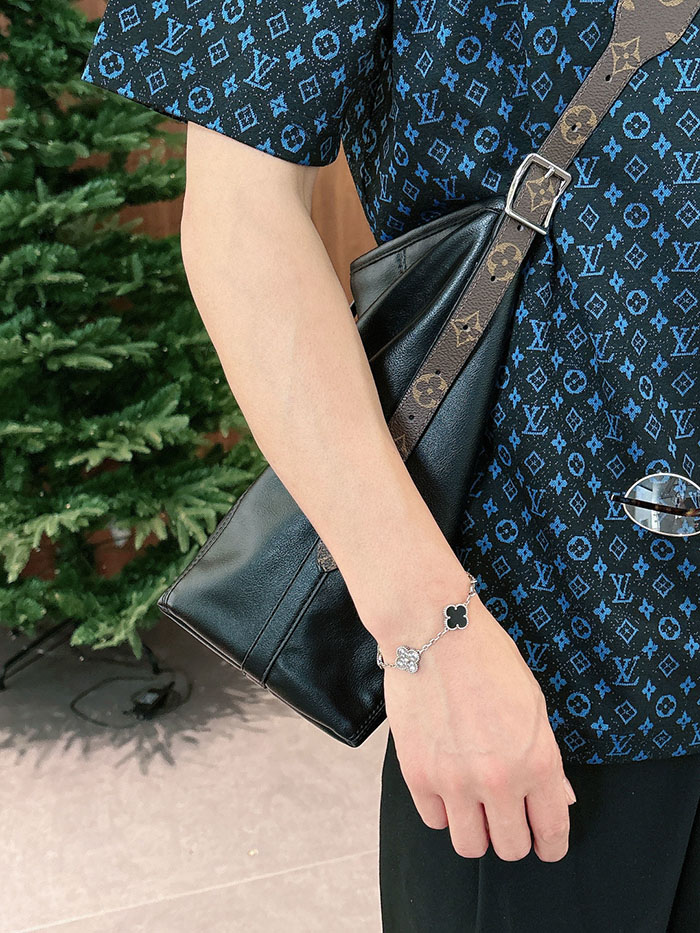 最高級ルイヴィトンスーパーコピー Louis Vuitton コットン 26SS 新着商品 全面ジャカード クルーネック 半袖Tシャツ clothes202600440 ルイ ヴィトン 新 ライン Tシャツ - 画像 (7)