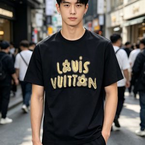 ルイ・ヴィトン メンズ ブラックTシャツ
