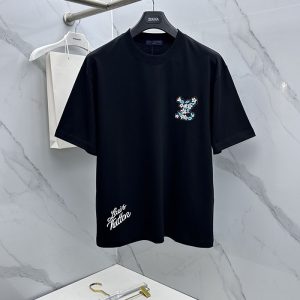 ルイヴィトンブラックTシャツ メンズ