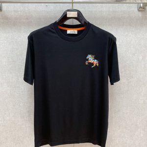 エルメス メンズ黒Tシャツ 馬