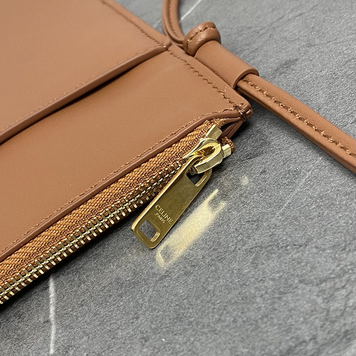 最高級セリーヌスーパーコピー CELINE シャープポーチ スムースラムスキン タン 10P812K05.04LU セリーヌ バッグ コピー - 画像 (6)