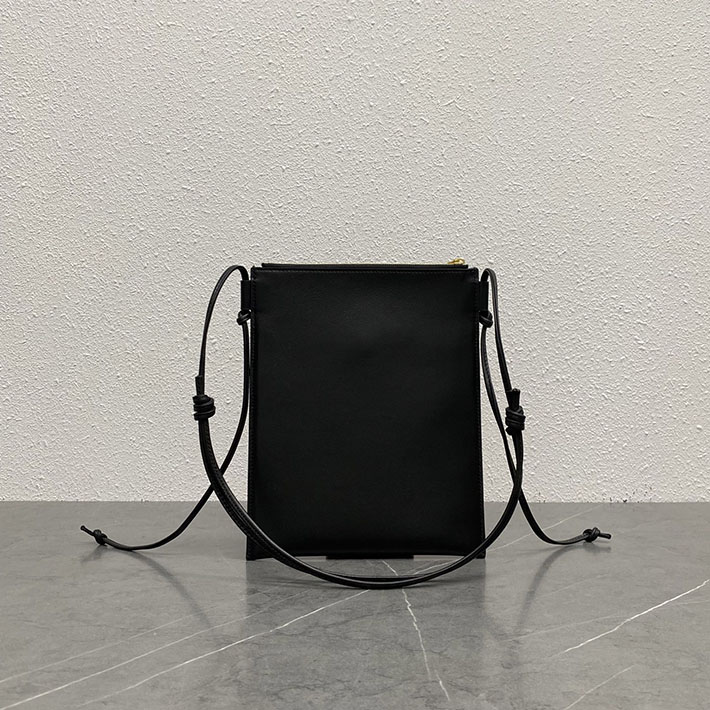 最高級セリーヌスーパーコピー CELINE シャープポーチ スムースラムスキン ブラック 10P812K05.38NO セリーヌ バッグ アウトレット - 画像 (8)