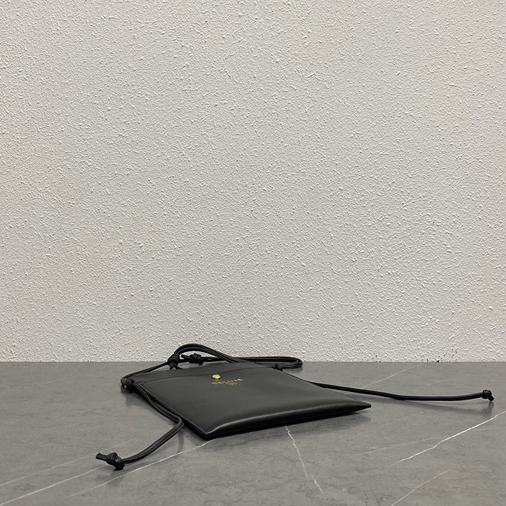 最高級セリーヌスーパーコピー CELINE シャープポーチ スムースラムスキン ブラック 10P812K05.38NO セリーヌ バッグ アウトレット - 画像 (7)