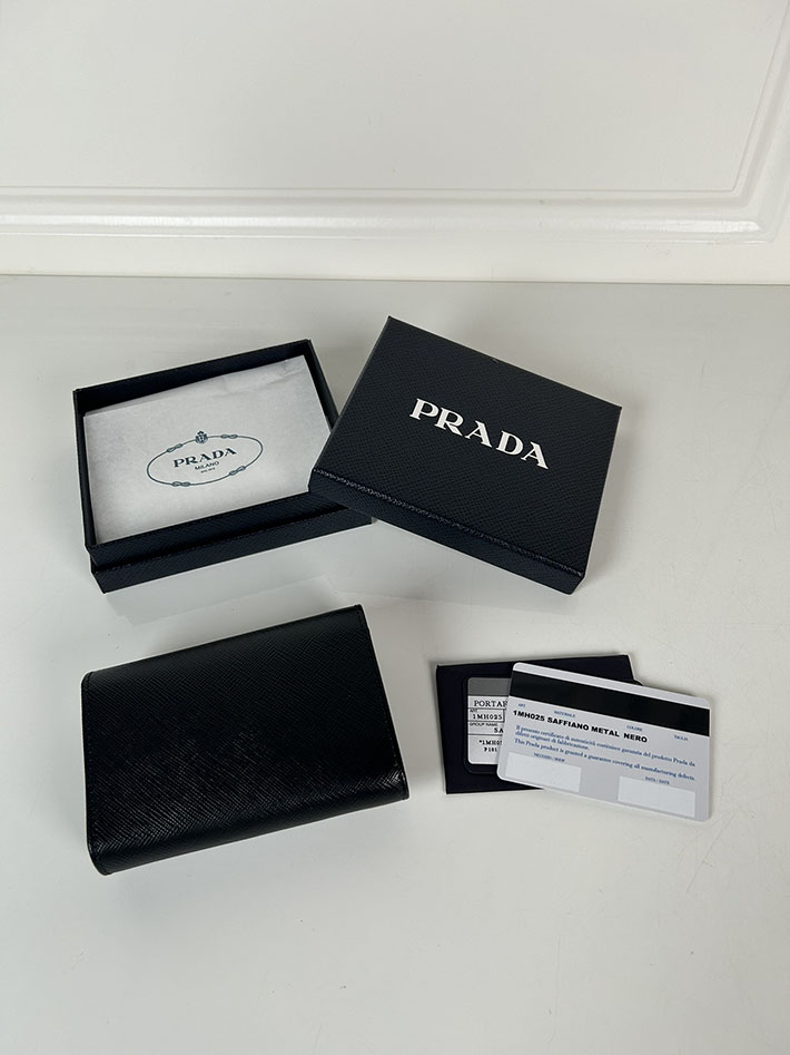 最高級プラダスーパーコピー プラダ財布コピー PRADA サフィアーノレザー 財布 ブラック 1MH025_QWA_F0002 プラダ 財布 三つ折り - 画像 (9)
