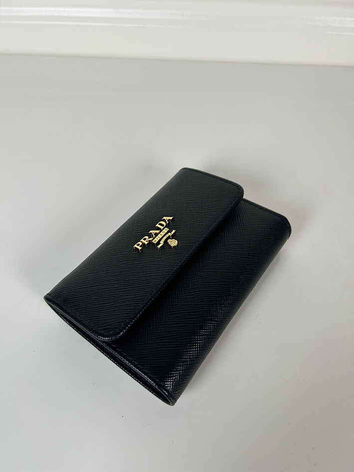 最高級プラダスーパーコピー プラダ財布コピー PRADA サフィアーノレザー 財布 ブラック 1MH025_QWA_F0002 プラダ 財布 三つ折り - 画像 (8)