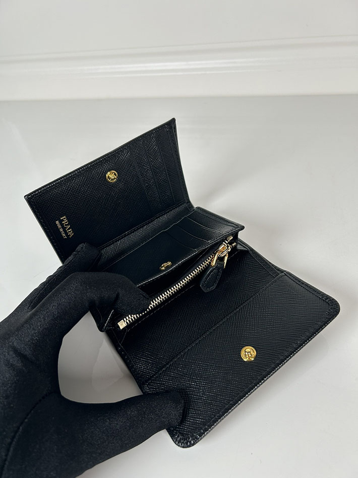 最高級プラダスーパーコピー プラダ財布コピー PRADA サフィアーノレザー 財布 ブラック 1MH025_QWA_F0002 プラダ 財布 三つ折り - 画像 (3)