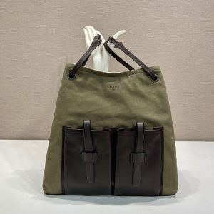 プラダ バッグ ナイロン