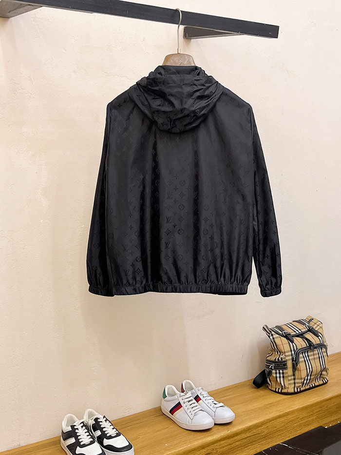 最高級ルイヴィトンスーパーコピー Louis Vuitton LVクラシックカスタムサンプロテクション軽量ジャケットclothes202600482 ルイヴィトン メンズ ブラック カジュアルジャケット - 画像 (3)
