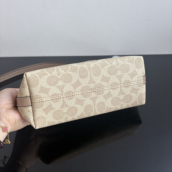 コーチ バッグ アウトレット COACH ケイトリン ショルダー バッグ・シグネチャー キャンバス サンド/トープ CEK80 SVPWH コーチ ショルダーバッグ アウトレット - 画像 (4)