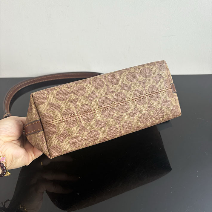 コーチ バッグ アウトレット COACH ケイトリン ショルダー バッグ・シグネチャー キャンバス タン/ブラウン CEK80 IMXHE コーチ ショルダーバッグ 小さめ - 画像 (4)