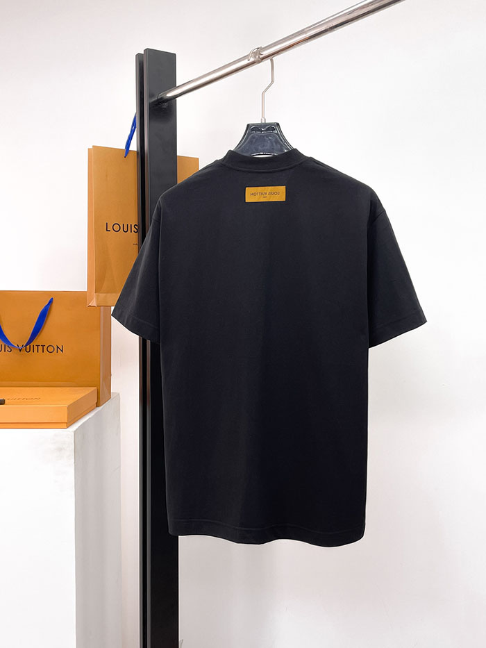 最高級ルイヴィトンスーパーコピー Louis Vuitton 2026年春夏新作 百貨店発 半袖クルーネックTシャツclothes202600486 ルイ・ヴィトン ブラック 高級カスタムTシャツ - 画像 (2)