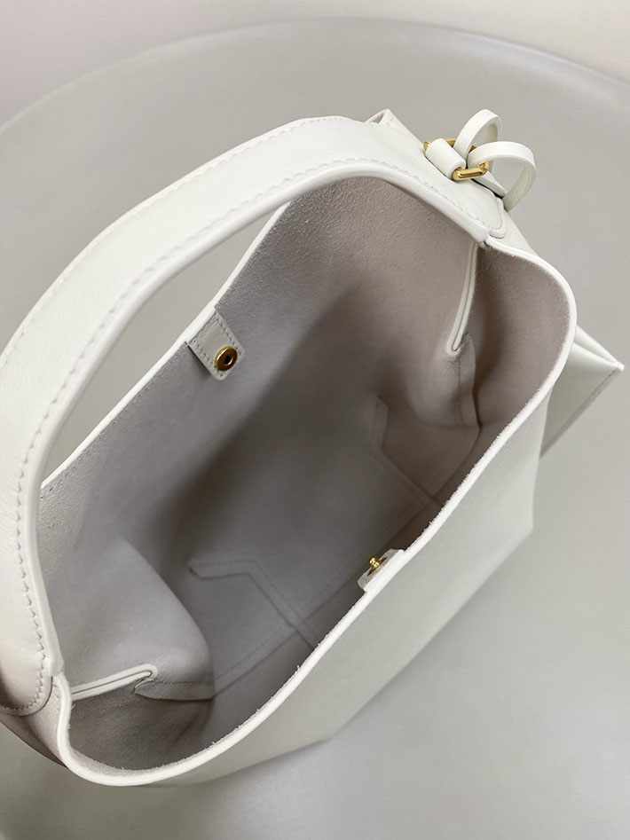 最高級セリーヌスーパーコピー CELINE スモールホーボー サプルスムースカーフスキン ライス L10133Q71.01RC セリーヌ スモール ホーボー - 画像 (4)