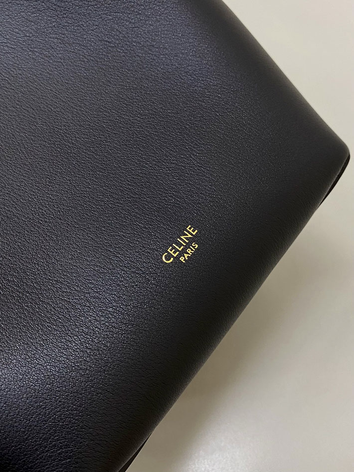最高級セリーヌスーパーコピー CELINE スモールホーボー サプルスムースカーフスキン ブラック L10133Q71.38NO セリーヌ ショルダーバッグ 人気 - 画像 (6)
